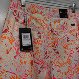 Under Armour Size 6 Women's White-Multicolor Pattern Bermuda Shorts