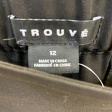 Trouve Women's Size 12 Black Solid Jogger Capri