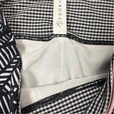 Lululemon Size 4 Women's Black-White Pattern Capri Leggings Activewear Pants