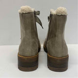 Life Stride Size 8.5 Women's Beige Distressed Shearling Boots
