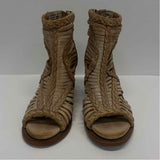 Freebird by Steven Size 6 Women's Beige Distressed Open Toe Shoes