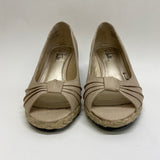 Life Stride Size 6.5 Women's Beige Solid Wedge Heels