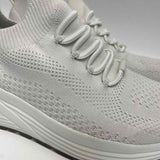 Skechers Size 8 Women's White Solid Sneakers Sneakers