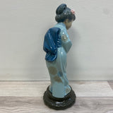 Lladro Figurine 4989 Sayonara Japanese Geisha Girl Bowing with Folded Hands