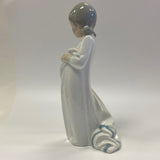 Lladro Nao Figurine Girl in Nightgown With Blanket 1977