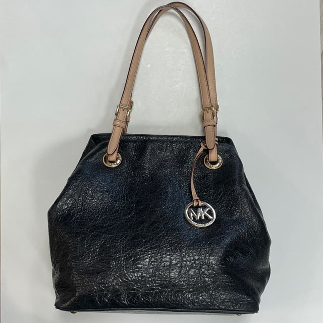 Michael Kors Black Textured Leather 30334179_59431923_600.jpg main image 2