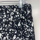 Fabletics Size Xl Women's Black-White Pattern Leggings Activewear Pants
