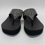 Skechers Yoga Foam Size 7 Women's Black Beaded Camel Toe Sandals