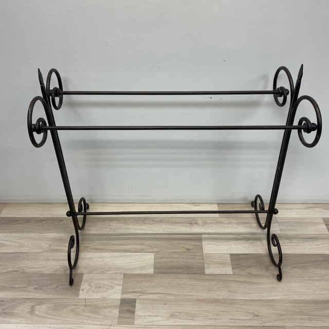 Brown Wrought Iron Quilt Rack