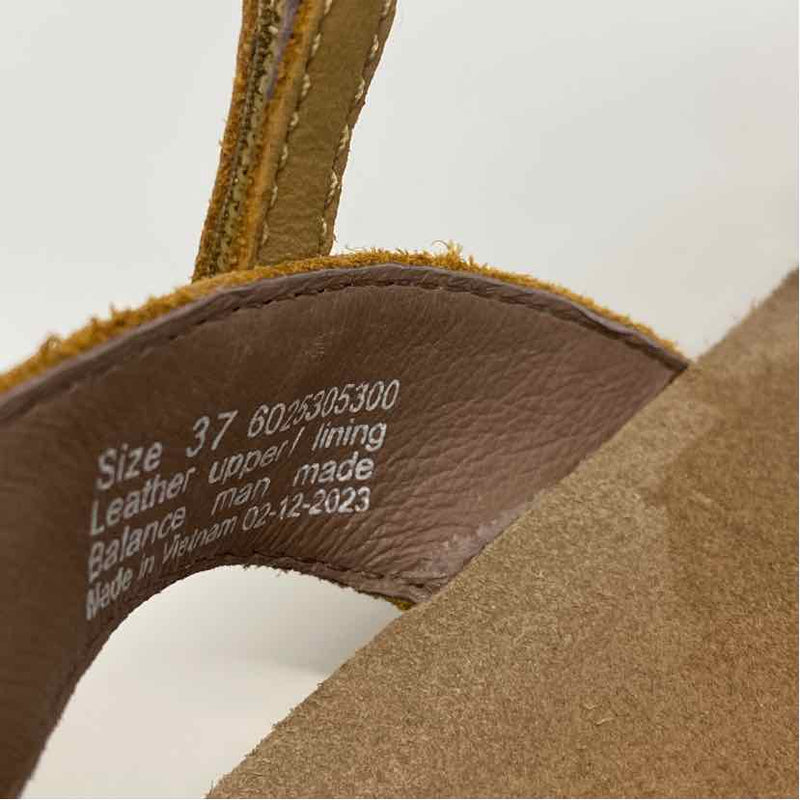 Dansko Size 37-6.5 Women's Mustard Solid Slingback Shoes