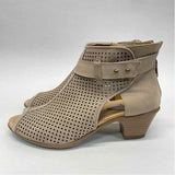 Earth Size 8 Women's Taupe Cut Out Open Toe Shoes