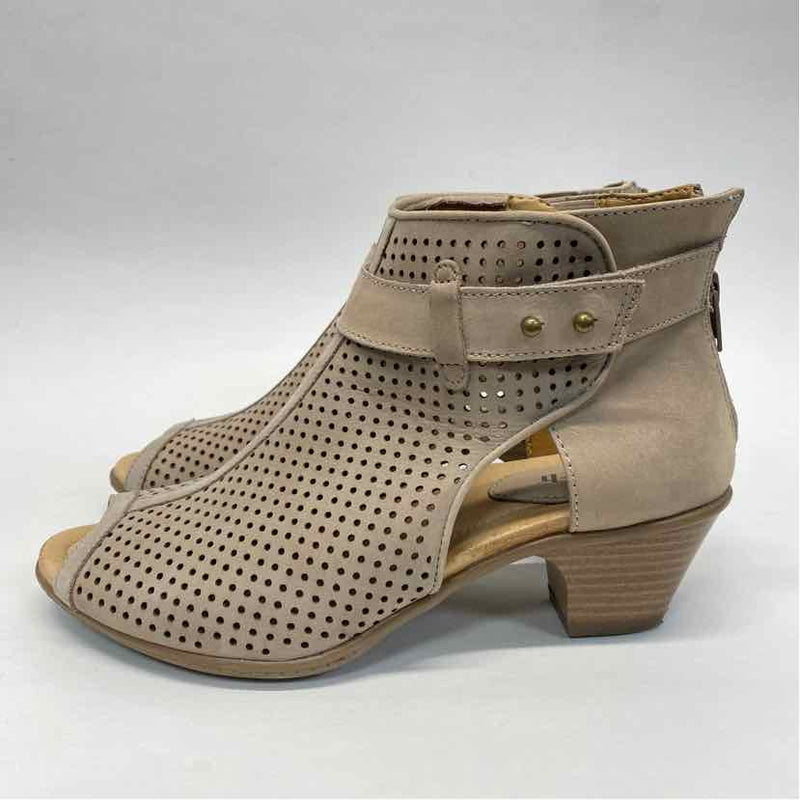 Earth Size 8 Women's Taupe Cut Out Open Toe Shoes