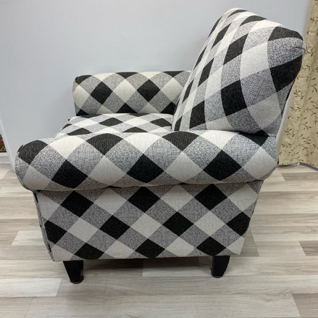 Fusion Furniture Black-White Textile Plaid Chair