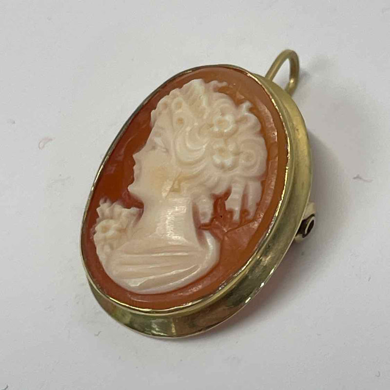 Yellow 18K Gold Oval Cameo-Pin Pendant