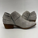 Not Rated Size 7.5 Women's Gray Distressed Ankle Booties