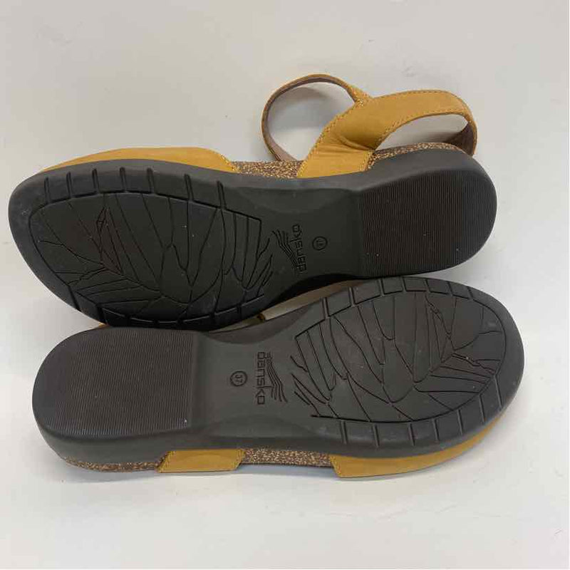 Dansko Size 37-6.5 Women's Mustard Solid Slingback Shoes
