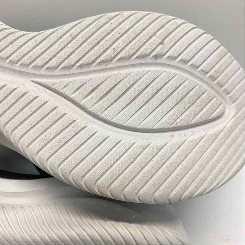 Skechers Size 7 Women's Black Solid Strappy Sandals