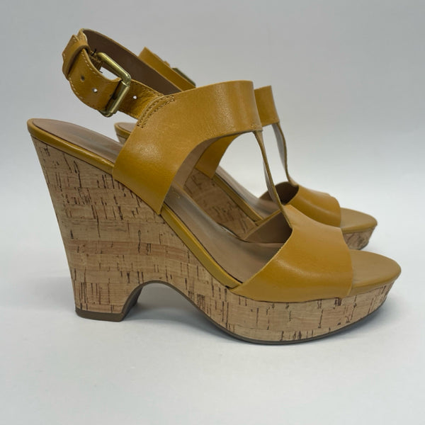 Franco Sarto Size 6.5 Women's Yellow Solid Platform Shoes