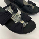 Munro Size 7 Women's Black-Gold Pattern Slide Wedge Sandals