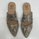 Beast Size 5.5 Women's Black-White Animal Print Slip On Flats