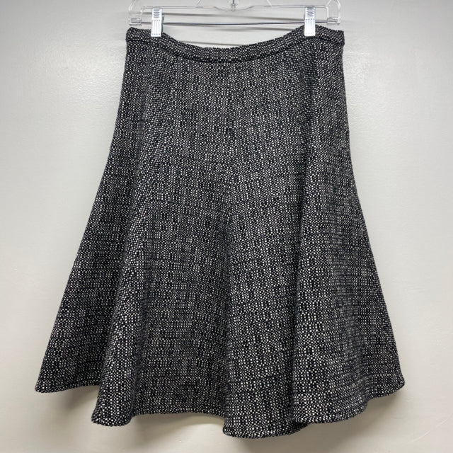 Banana Republic Size 4 Women's Black  white Tweed Swing Skirt