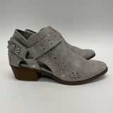 Not Rated Size 7.5 Women's Gray Distressed Ankle Booties