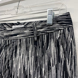 Calvin Klein Size 4 Women's Black-White Pattern Straight Leg Pants
