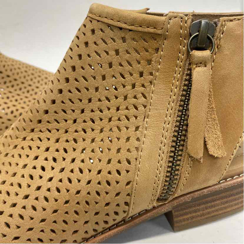 Sofft Size 8 Women's Tan Cut Out Open Toe Booties