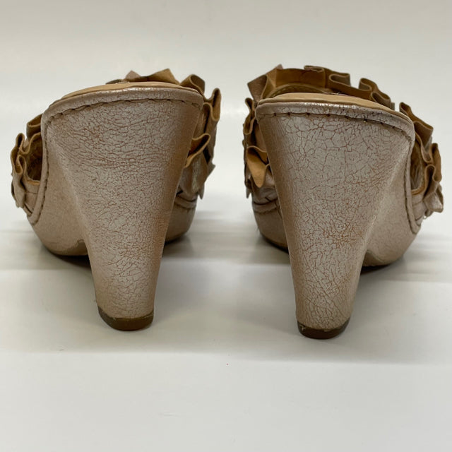 Born Crown Women's Size 9 Tan Textured Wedge Sandals