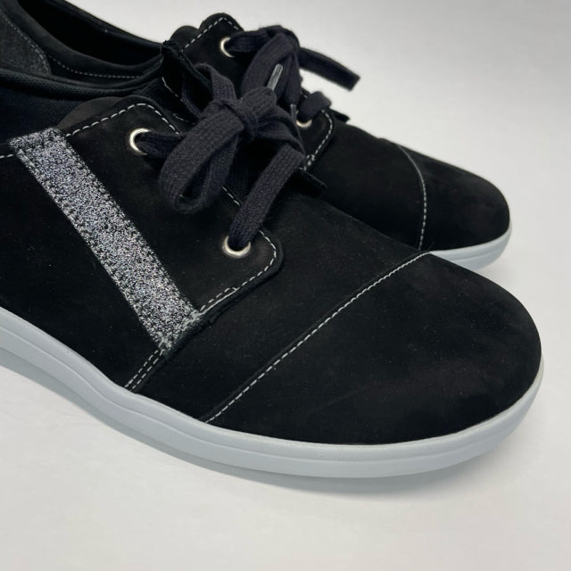 SAS Size 9 Women's Black Solid Snaps Shoes