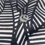 Lululemon Size 4 Women's Black-White Pattern Capri Leggings Activewear Pants