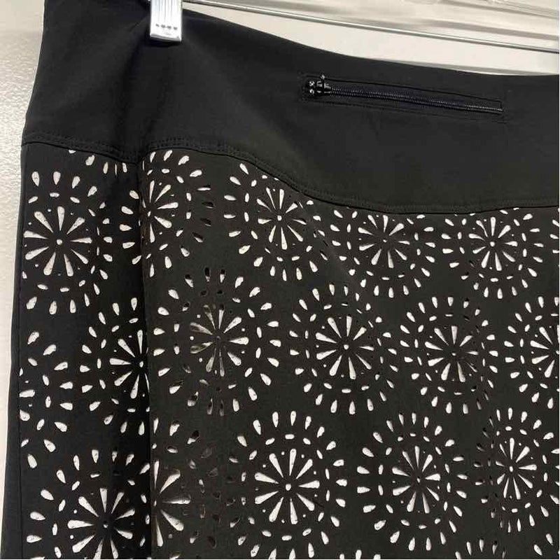 Krimson Klover Size L Women's Black-White Cut Out Pencil Skort