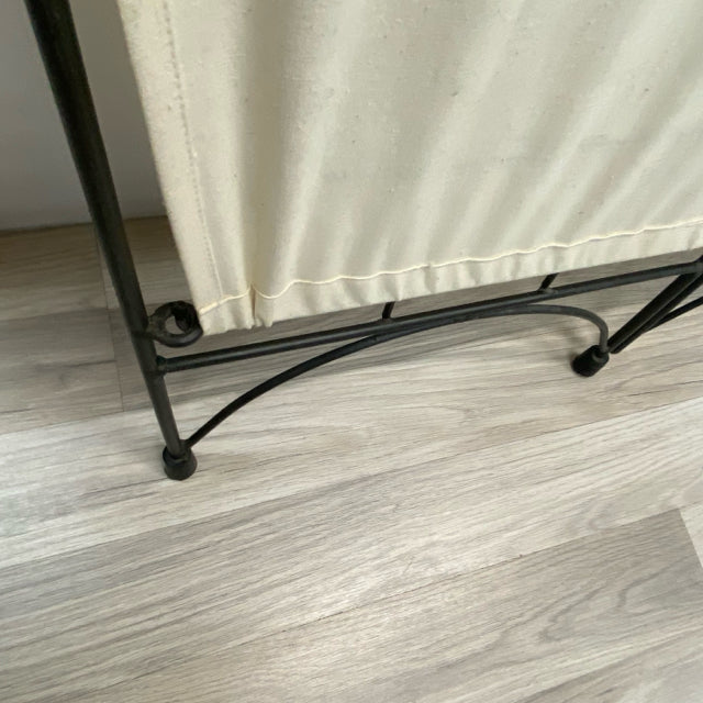 Black-Beige Iron Screen