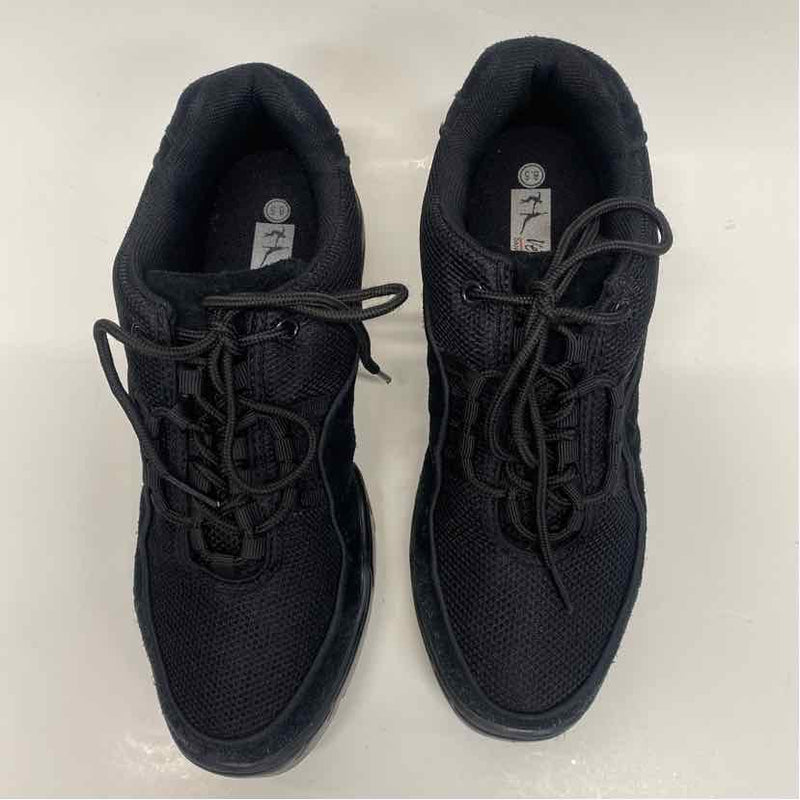 Very Fine Size 8.5 Black Sneakers Shoes