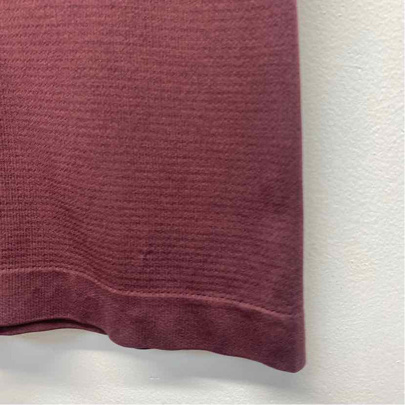 Lululemon Size 2-XS Women's Burgundy Cut Out Pullover Activewear Top
