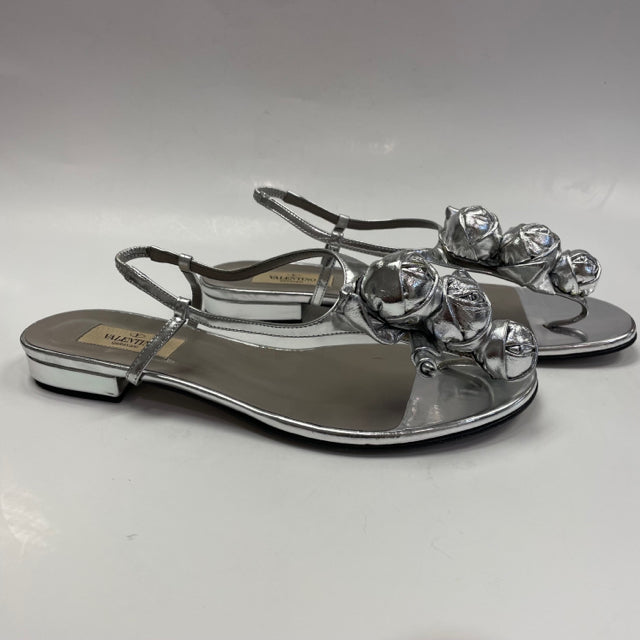 Valentino Size 8.5 Women's Silver Solid Camel Toe Sandals