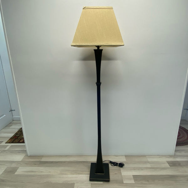 Floor Black Metal Lamp