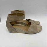 Sofft Size 10 Women's Gold Shimmer Wedge Sandals