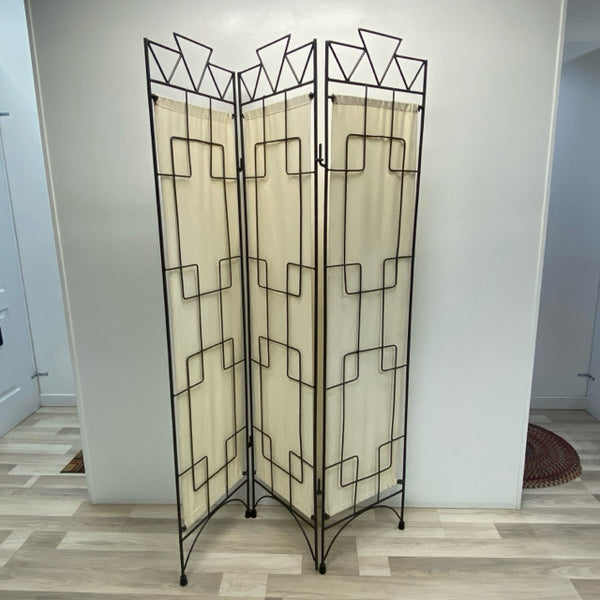 Black-Beige Iron Screen