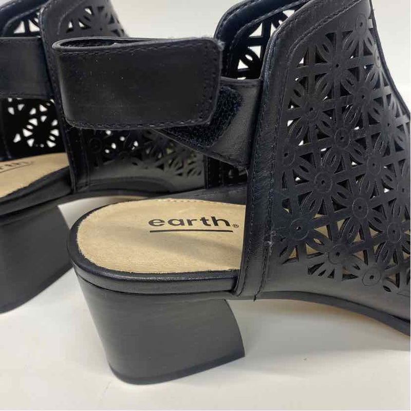 Earth Size 8 Women's Black Cut Out Sandals Sandals