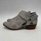 Not Rated Size 7.5 Women's Gray Distressed Ankle Booties