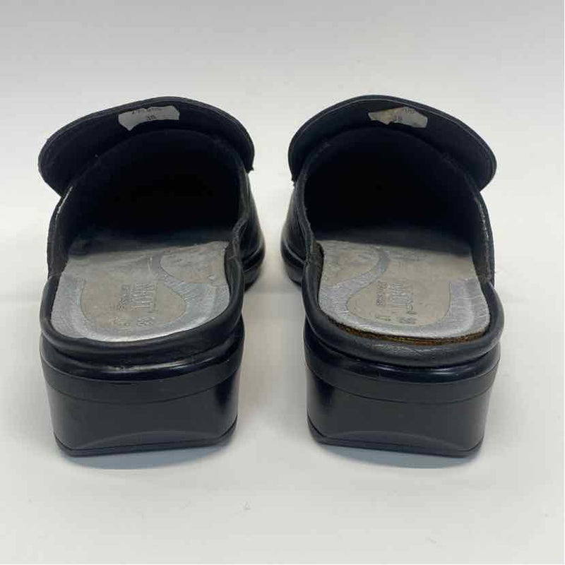 Naot Size 38-7.5 Women's Black Solid Slide Flats