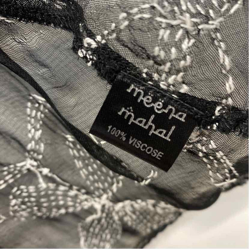 Poetic Threads Women's Size One fits most Black-White Embroidered Kimono Wrap