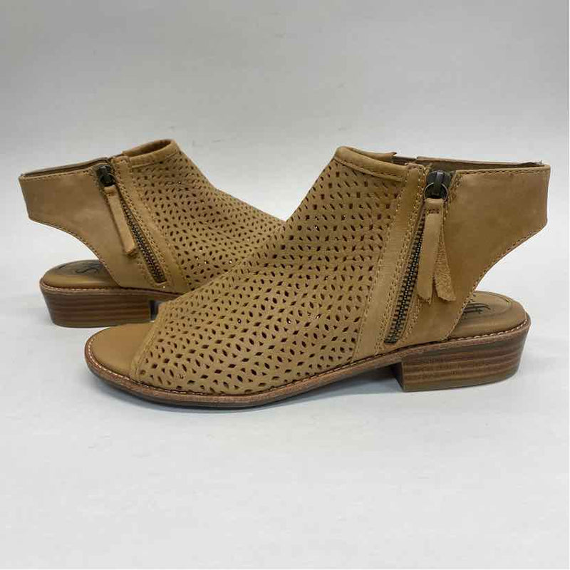 Sofft Size 8 Women's Tan Cut Out Open Toe Booties