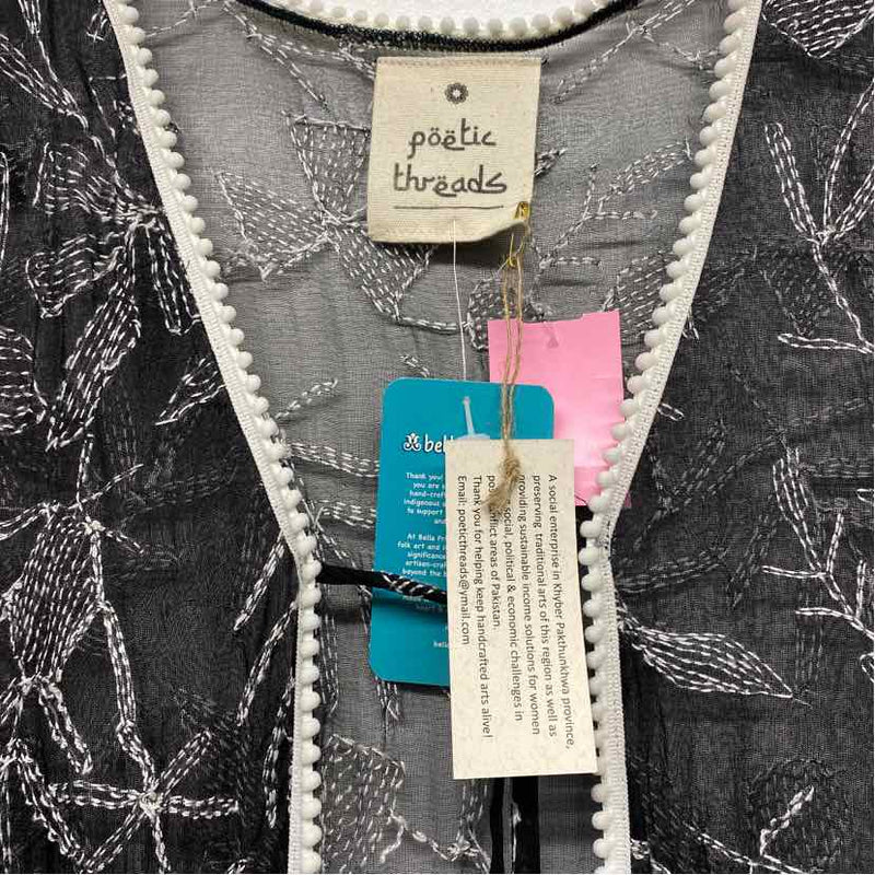 Poetic Threads Women's Size One fits most Black-White Embroidered Kimono Wrap