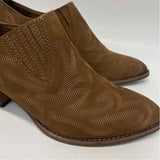 Dolce Vita Size 8.5 Women's Tan Embroidered Pointed Toe Booties