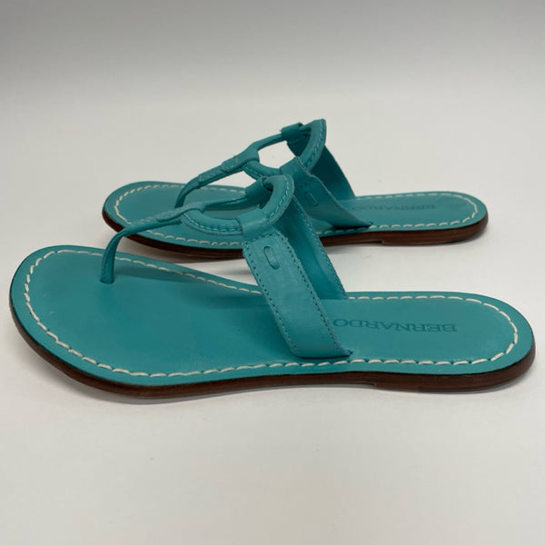 Bernardo Size 6 Women's Aqua Solid Camel Toe Sandals