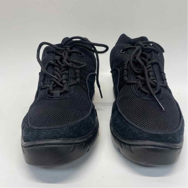 Very Fine Size 8.5 Black Sneakers Shoes