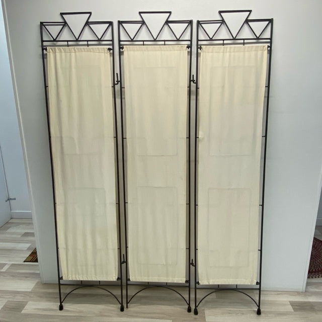 Black-Beige Iron Screen
