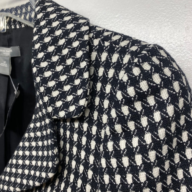 Ann Taylor Women's Size 6- S Black-White Pattern Button Down Jacket